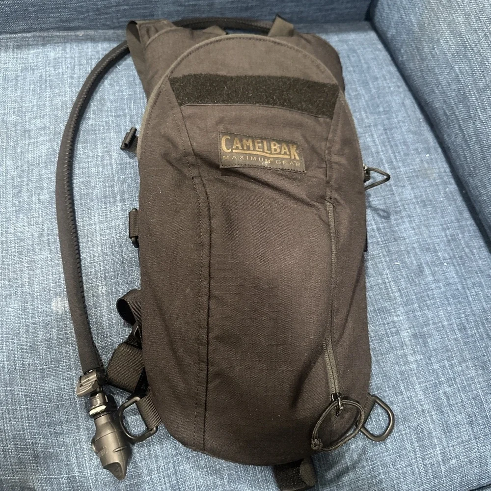 CamelBak Maximum Gear Black Hydration Backpack 0-5L Hiking Adjustable 1 Pocket